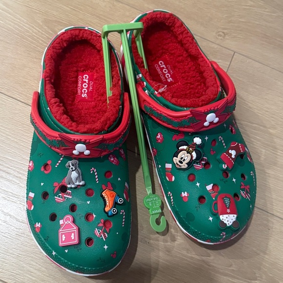 ✨Host pick✨CROCS Green and Red Holiday Clogs with Cartoon Charms - Picture 4 of 4